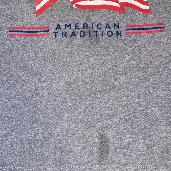 KIDS Old Navy grey and red American flag t-shirt - Picture 3 of 4